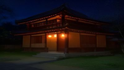悬疑推理类番剧封面示例，侦探主角在昏暗的城市夜景中回头凝视，冷蓝色调充满紧张感